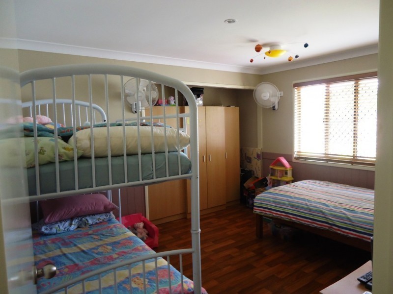 4 Pangola Street, Winfield QLD 4670