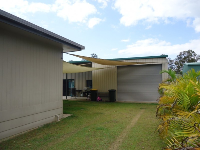 4 Pangola Street, Winfield QLD 4670