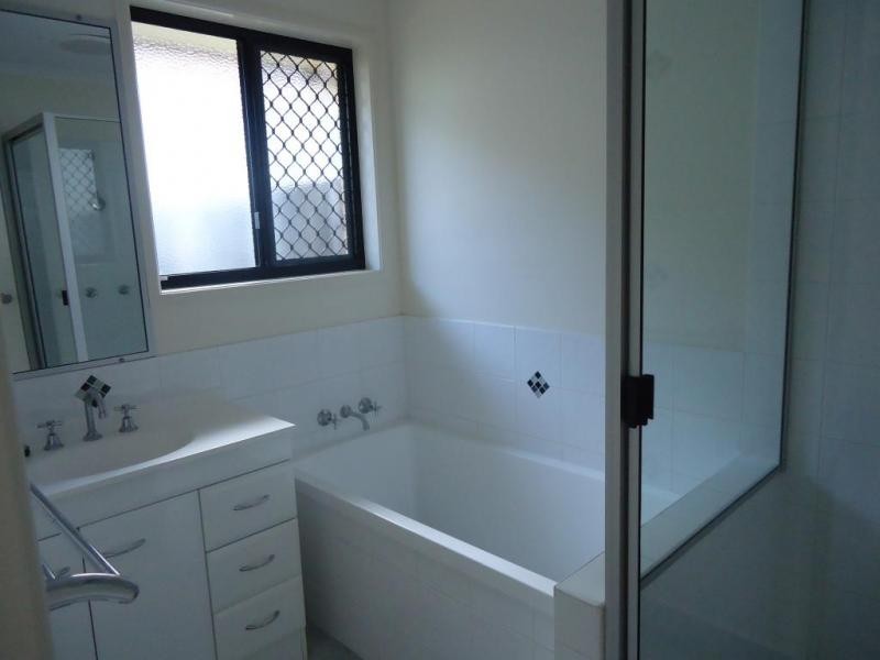 2/16 CAUCHI COURT, Avoca QLD 4670