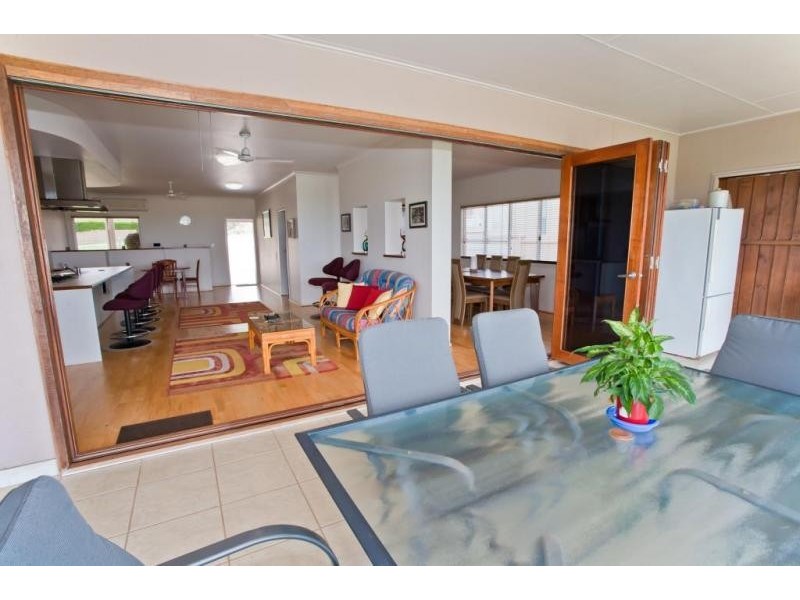 17 Finemore Crescent, Qunaba QLD 4670