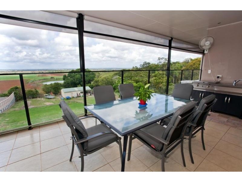 17 Finemore Crescent, Qunaba QLD 4670