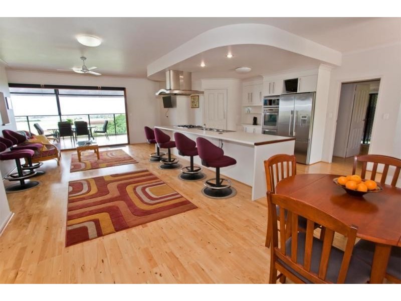 17 Finemore Crescent, Qunaba QLD 4670