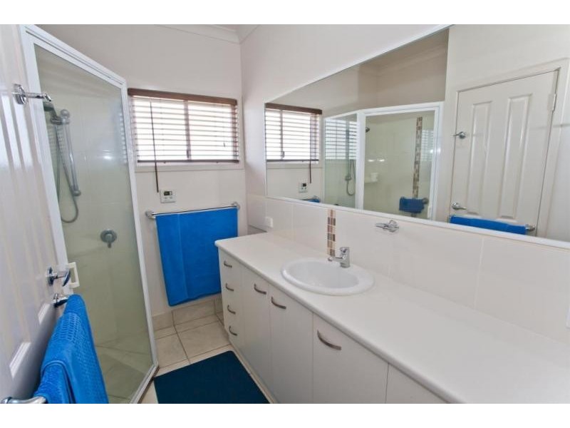 17 Finemore Crescent, Qunaba QLD 4670