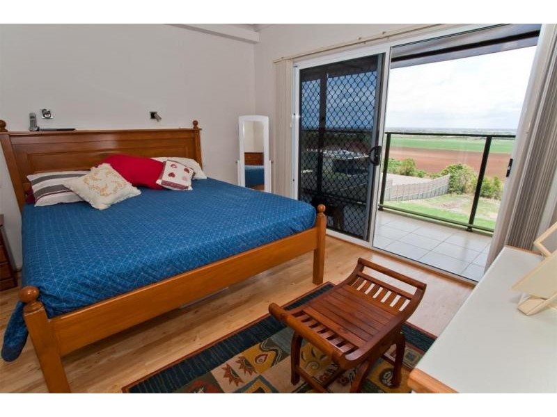 17 Finemore Crescent, Qunaba QLD 4670
