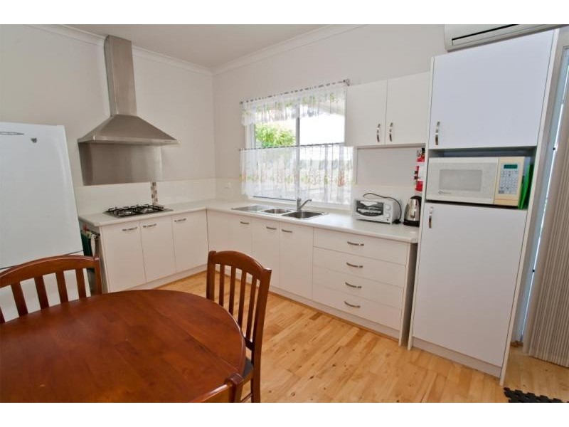 17 Finemore Crescent, Qunaba QLD 4670