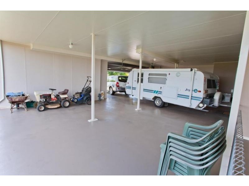 17 Finemore Crescent, Qunaba QLD 4670
