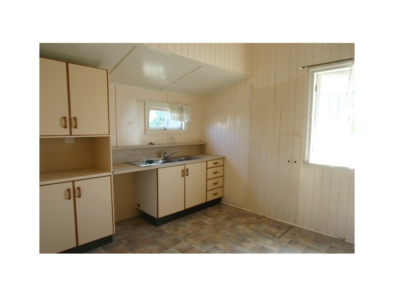 104a WALKER ST, Norville QLD 4670