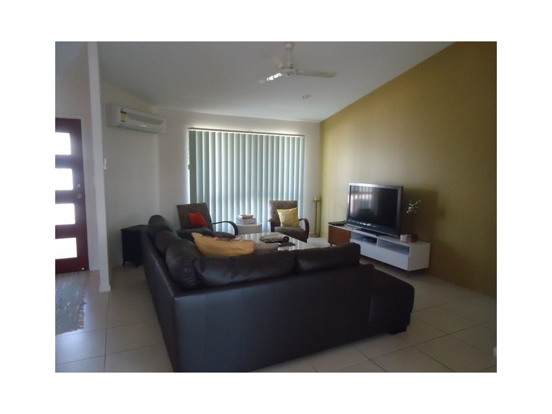 1/57 Sinclair Street, Avenell Heights QLD 4670