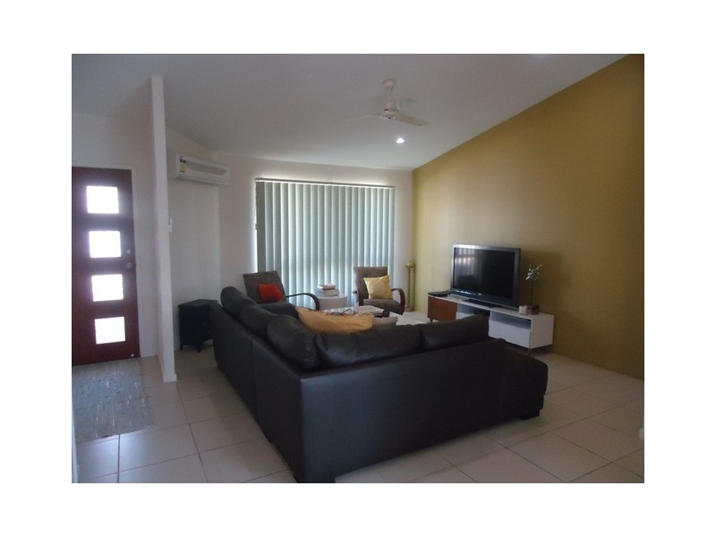 1/57 Sinclair Street, Avenell Heights QLD 4670