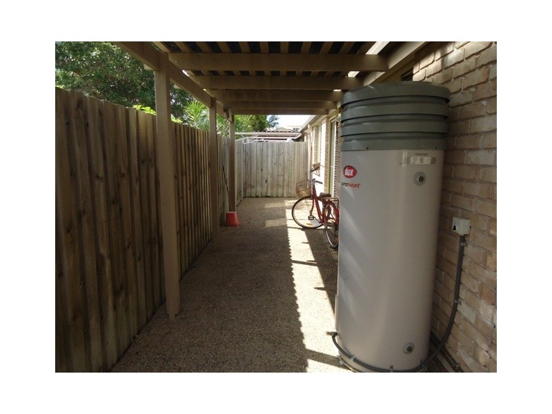 1/57 Sinclair Street, Avenell Heights QLD 4670