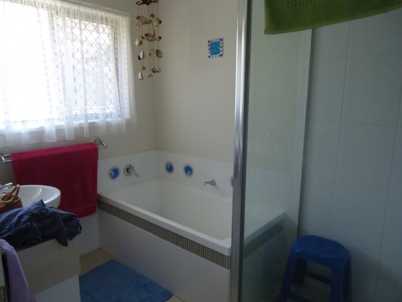 14 Green Avenue, Branyan QLD 4670