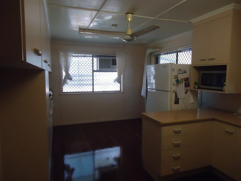 60 Vasey Street, Avenell Heights QLD 4670