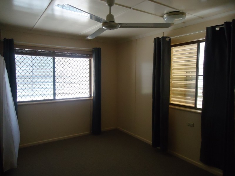 60 Vasey Street, Avenell Heights QLD 4670