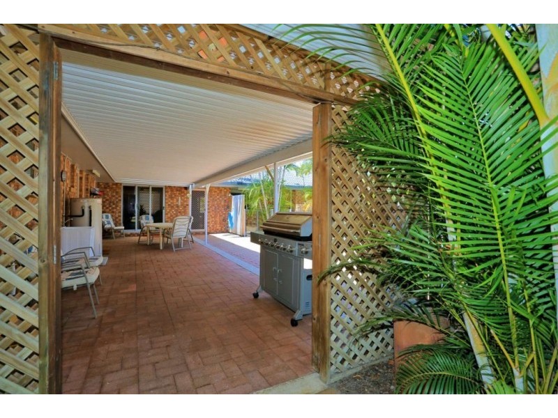 27 Cockatoo Crescent, Gooburrum QLD 4670