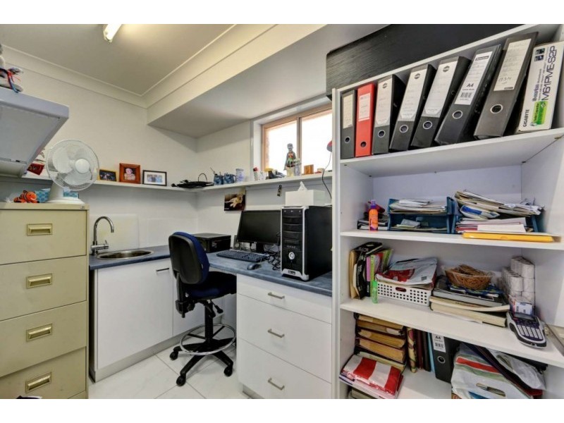 27 Cockatoo Crescent, Gooburrum QLD 4670