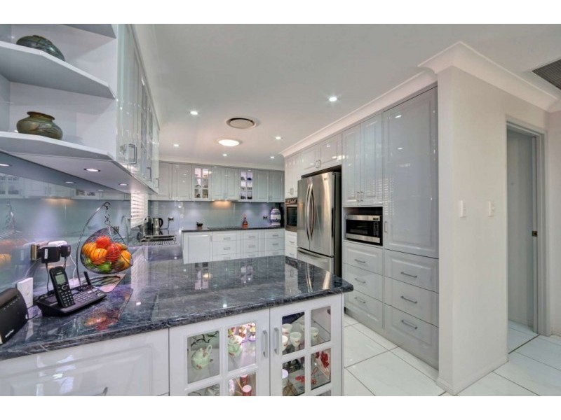 27 Cockatoo Crescent, Gooburrum QLD 4670