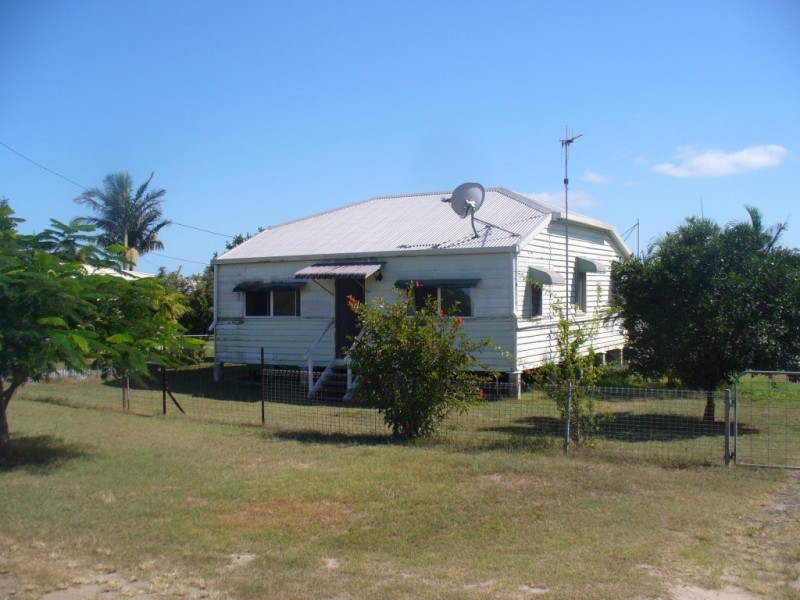 12 River Street, Avondale QLD 4670