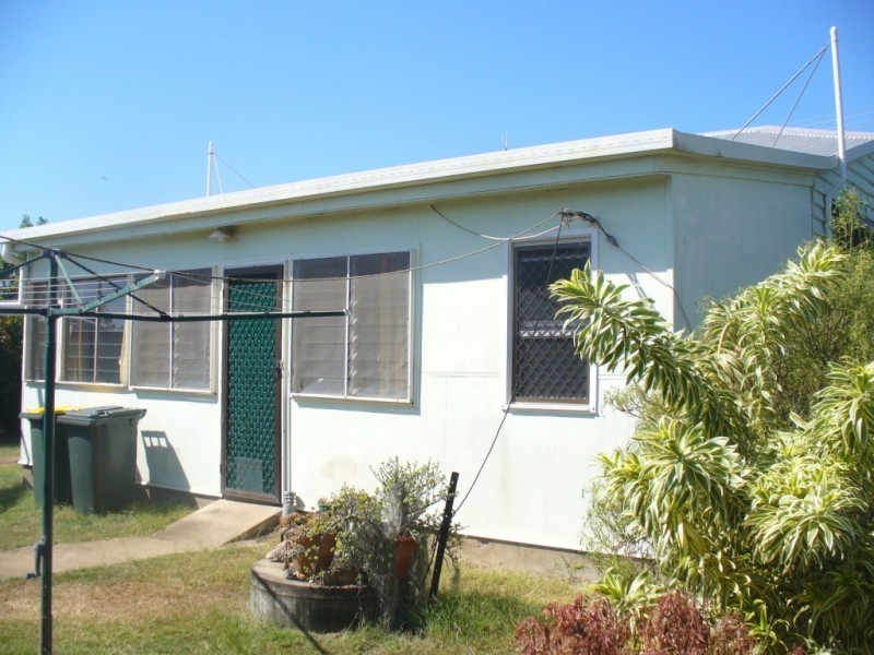 12 River Street, Avondale QLD 4670