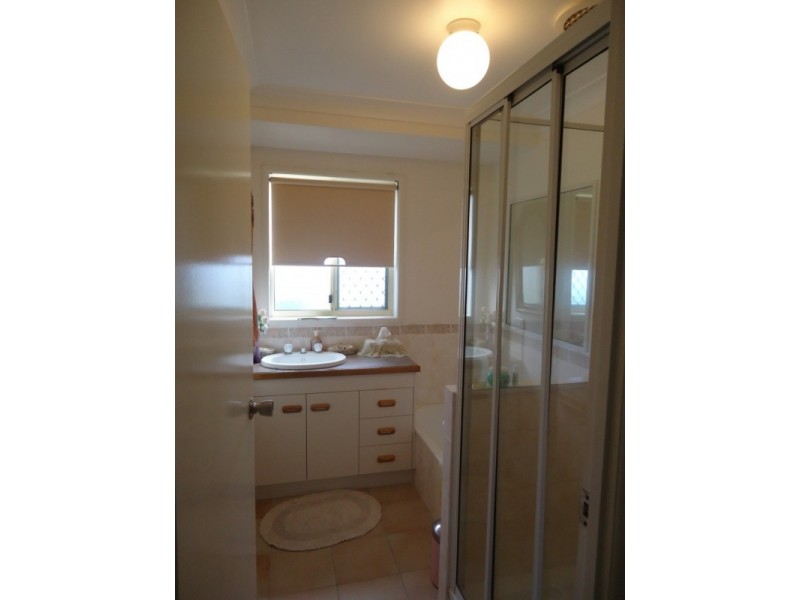7 Bloomfield Drive, Bundaberg East QLD 4670
