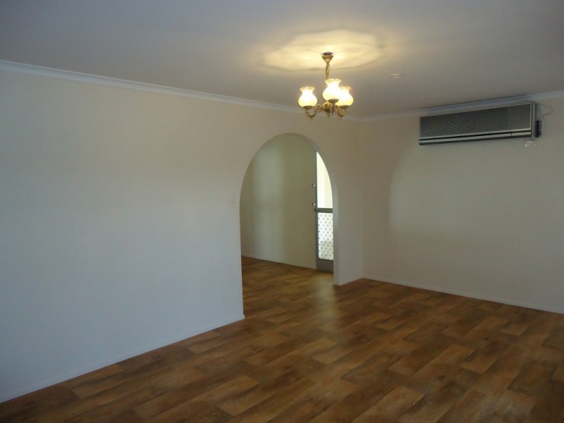 10 Robertson Street, Kepnock QLD 4670
