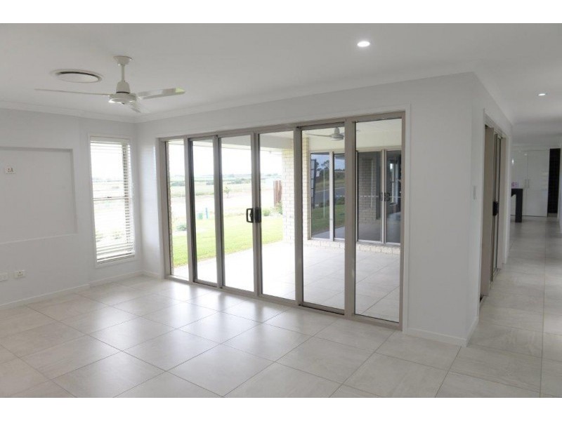 1 Beech Links Drive, Ashfield QLD 4670