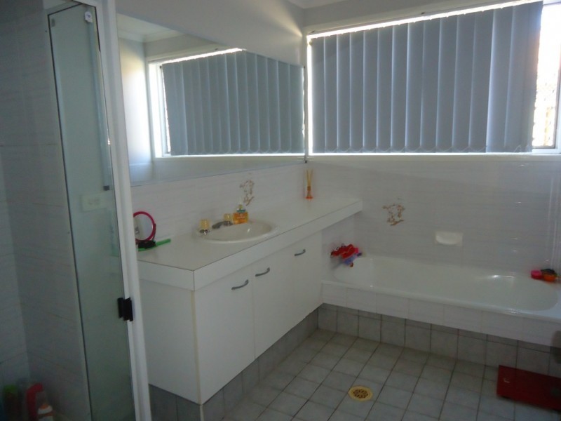 19 Smiths Rd, Avoca QLD 4670