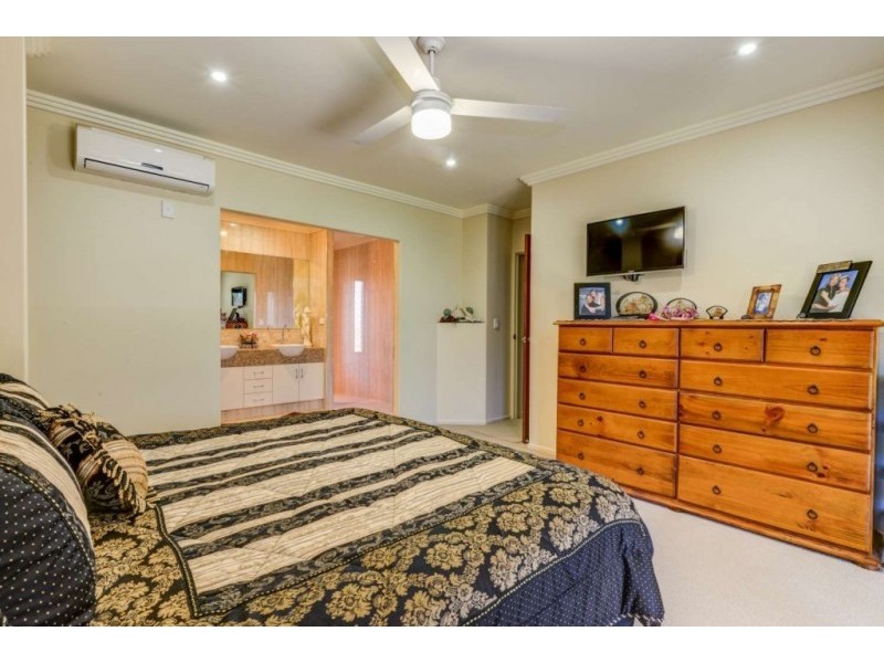 4 SEAHORSE COURT, Innes Park QLD 4670