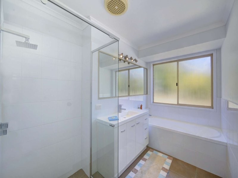 9 PACIFIC BOULEVARD, Moore Park Beach QLD 4670