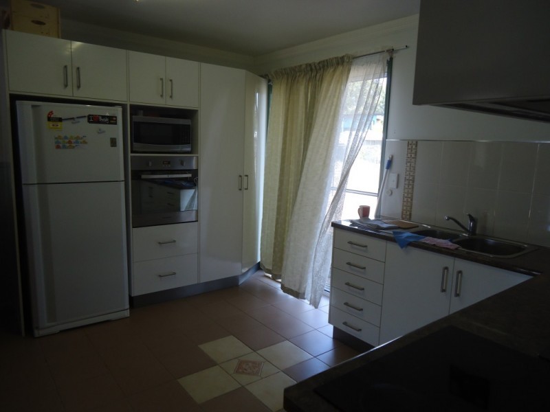 8 ISLAND VIEW DRIVE, Winfield QLD 4670