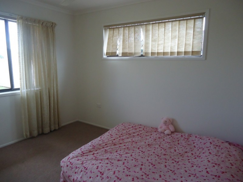 9 WALLACE STREET, Bundaberg North QLD 4670