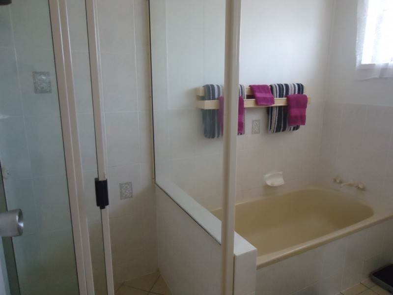 9 WALLACE STREET, Bundaberg North QLD 4670