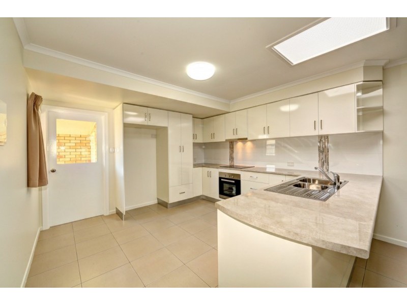 2/107 Queen Street, Bundaberg North QLD 4670