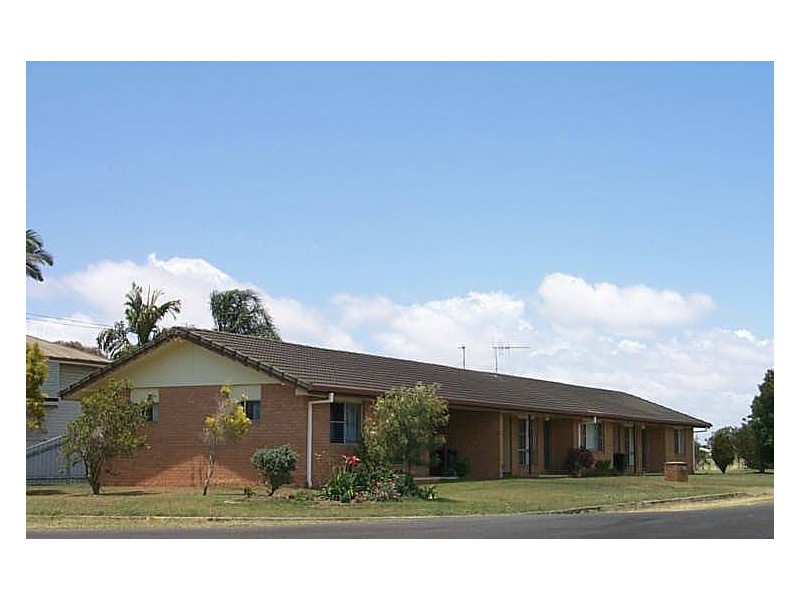 3/8 JOHN STREET, Bundaberg West QLD 4670