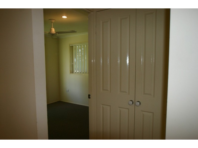 2/111 F E Walker St, Kepnock QLD 4670