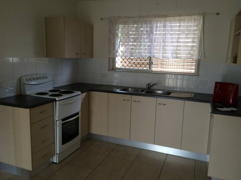 2/22 Crane St, Kepnock QLD 4670