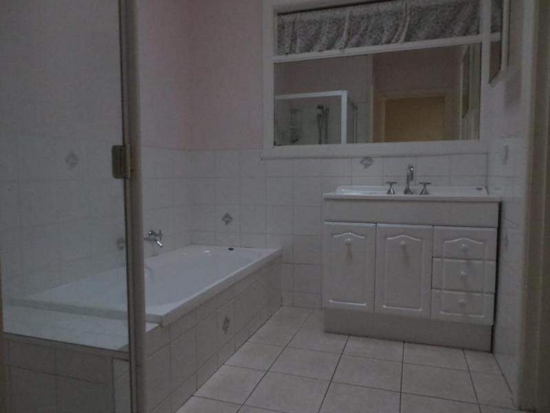 3 East Court, Croydon VIC 3136