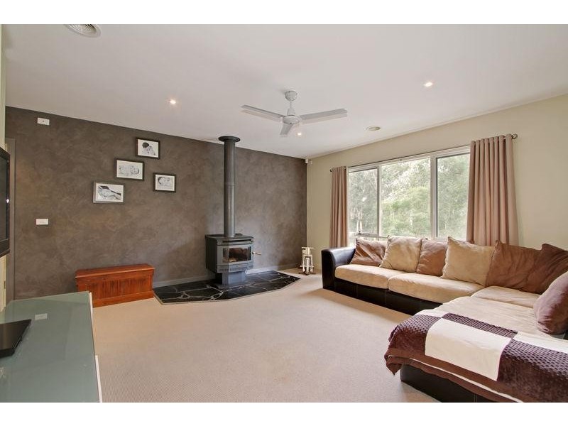 18 Gembrook-Launching Place Road, Launching Place VIC 3139