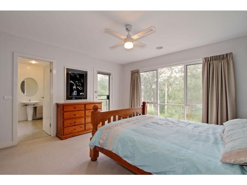 18 Gembrook-Launching Place Road, Launching Place VIC 3139