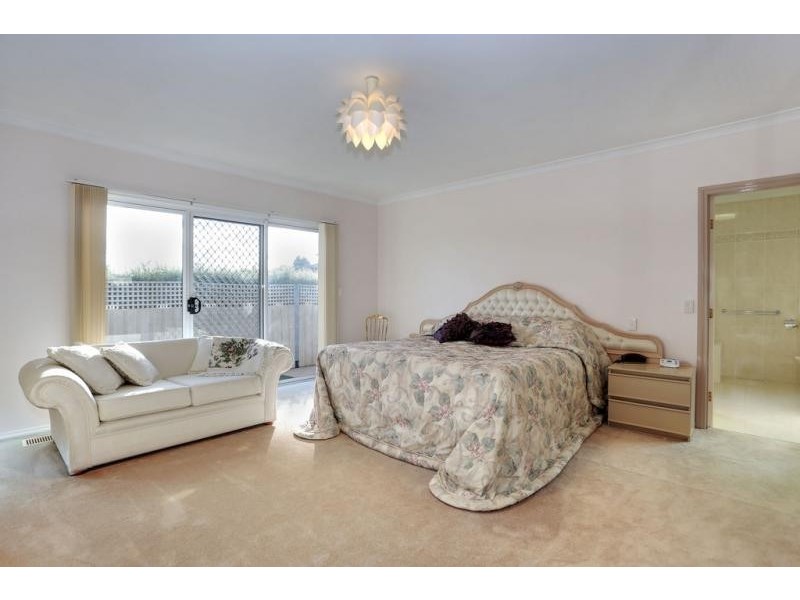 17 Neryl Court, Mooroolbark VIC 3138