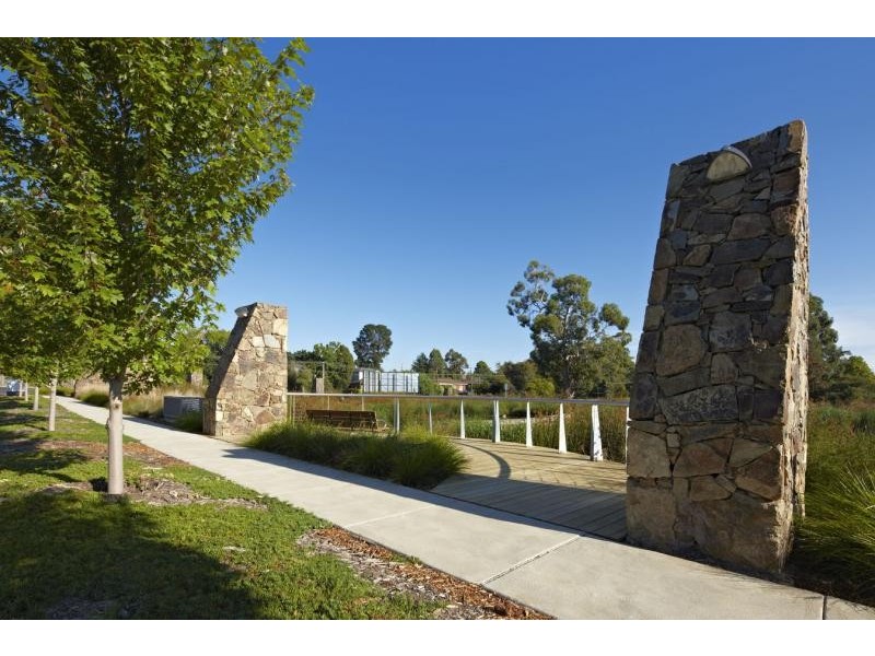 2405 Paper Bark Lane, Croydon VIC 3136