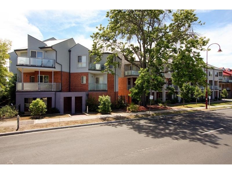 102/13-15 Hewish Road, Croydon VIC 3136