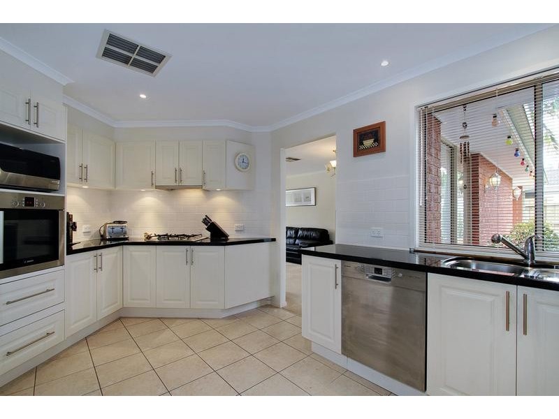 15 Natanya Way, Kilsyth VIC 3137