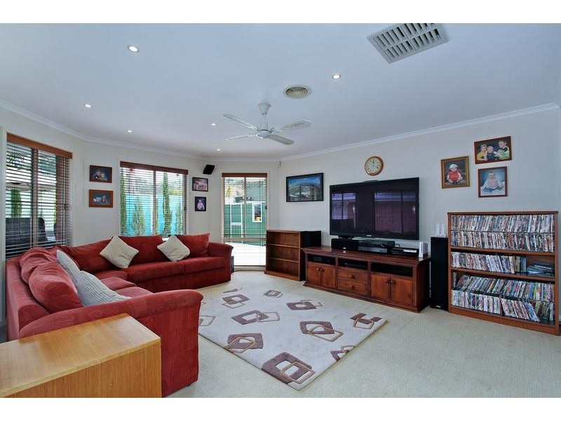 15 Natanya Way, Kilsyth VIC 3137