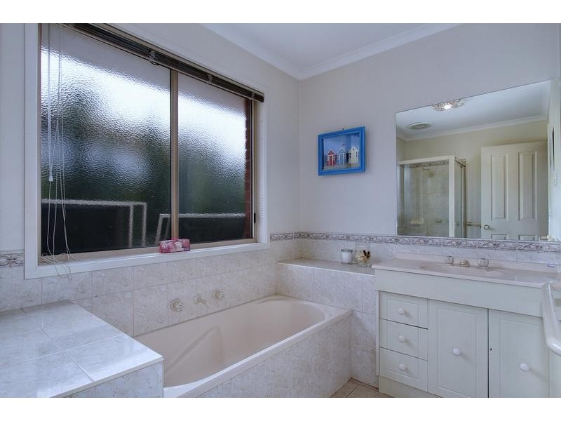 15 Natanya Way, Kilsyth VIC 3137