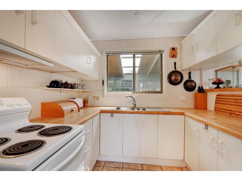 14 The Esplanade, Sunderland Bay VIC 3922