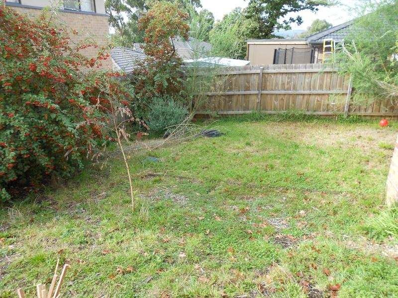 2/19 Braemar Street, Croydon VIC 3136