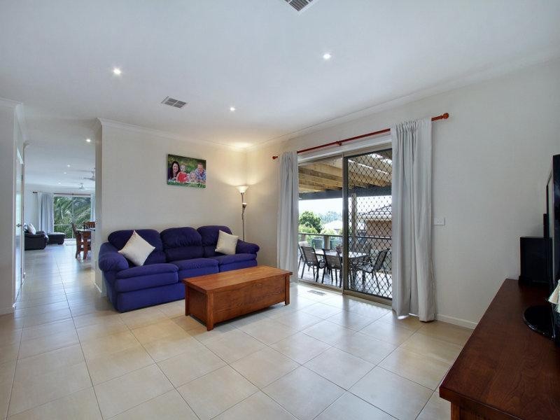 1 Sirocco Court, Wandin North VIC 3139