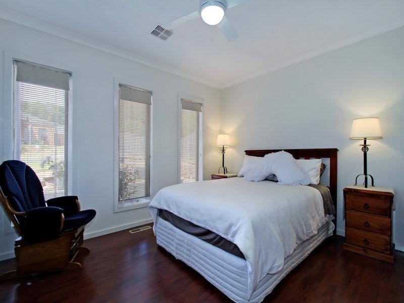 1 Sirocco Court, Wandin North VIC 3139