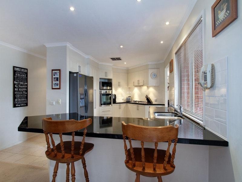15 Natanya Way, Kilsyth VIC 3137