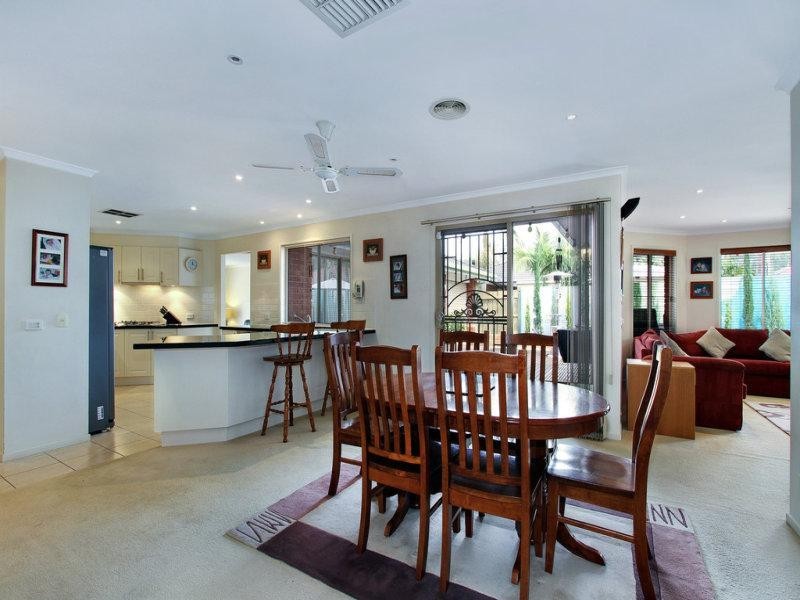 15 Natanya Way, Kilsyth VIC 3137